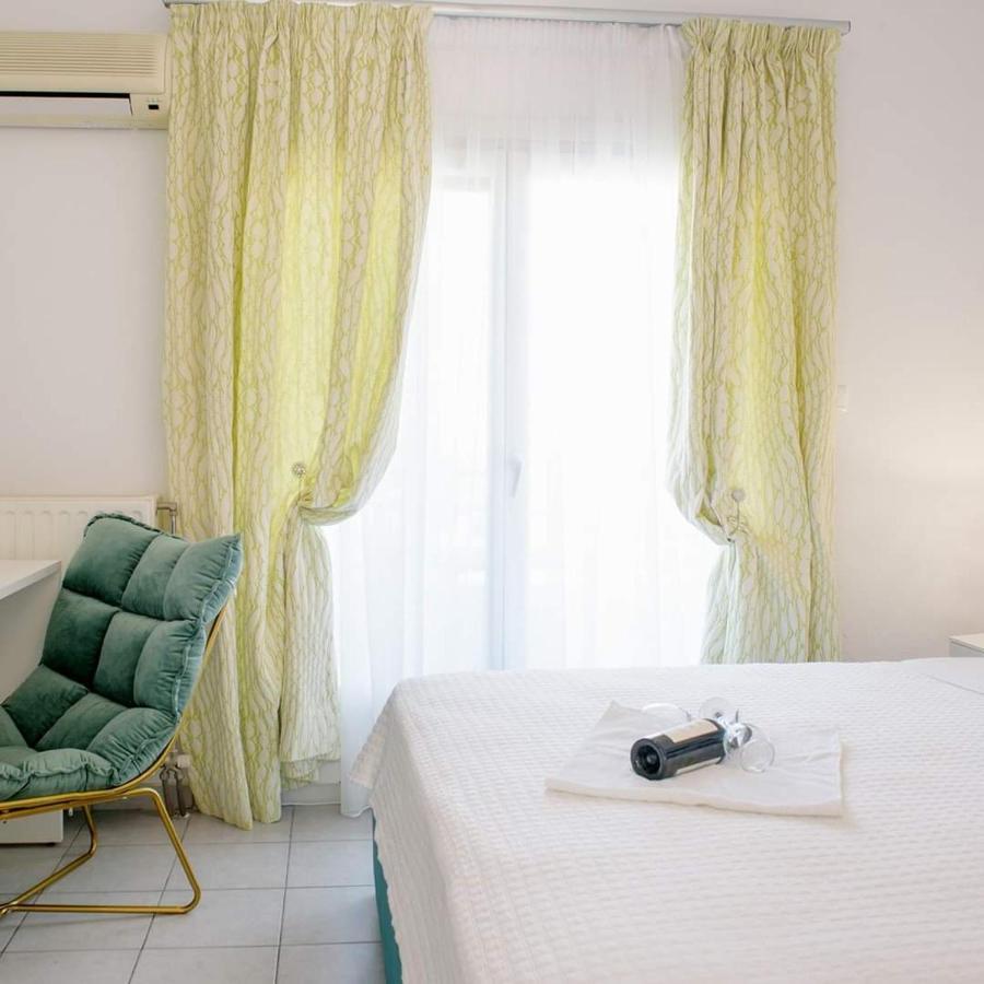 לריסוס Hotel Papanikolaou מראה חיצוני תמונה