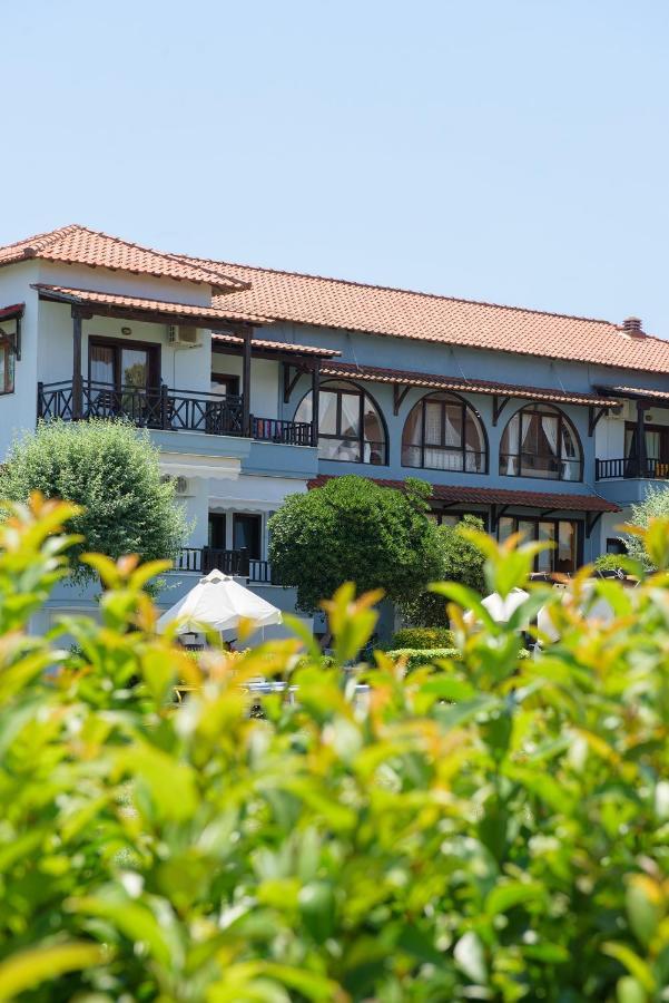 לריסוס Hotel Papanikolaou מראה חיצוני תמונה
