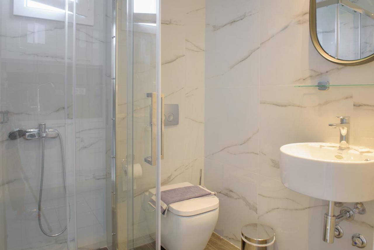 לריסוס Hotel Papanikolaou מראה חיצוני תמונה